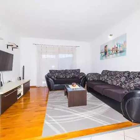 Three Bedroom Hébergement de vacances