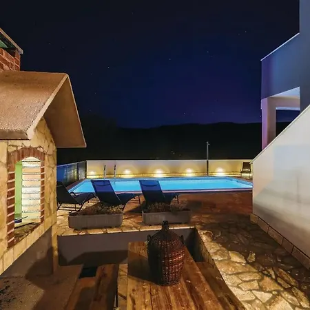 Hébergement de vacances Three Bedroom