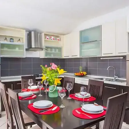 Hébergement de vacances Three Bedroom
