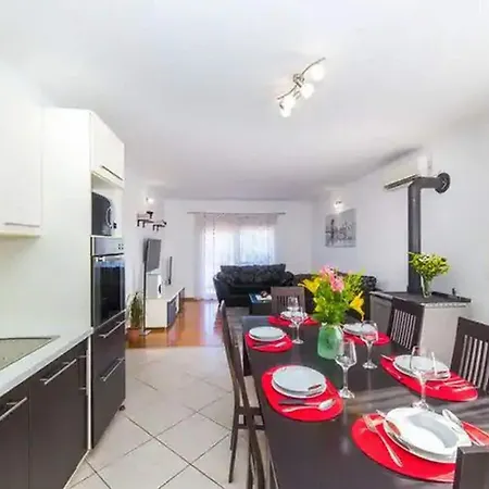 Three Bedroom Primorski Dolac